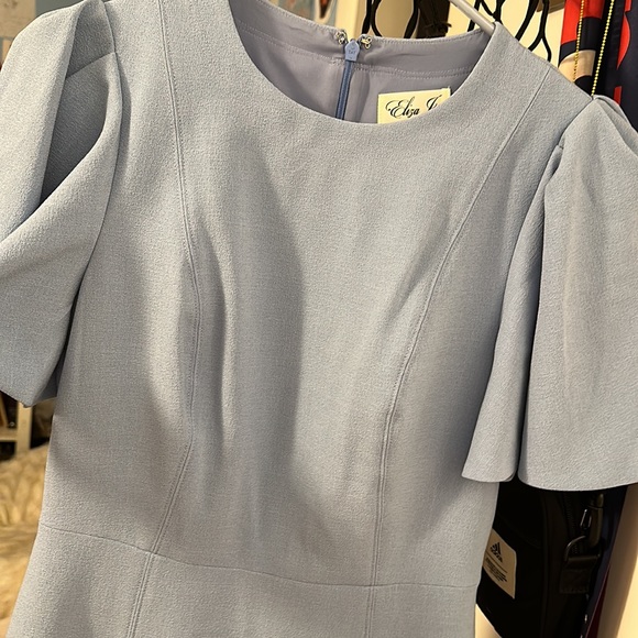 Flutter Sleeve Crepe Sheath Dress - Picture 7 of 11